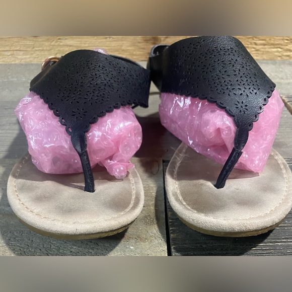 WOMAN’S SIZE 8.5 LC LAUREN CONRAD BLACK SOFT BUCKLED FESTIVAL THONG FLAT SANDALS - Picture 5 of 9